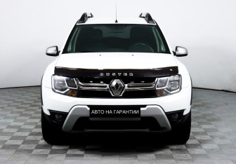 Подержанный автомобиль Renault Duster 2017 года (2 фото)
