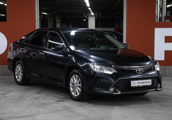 Подержанный автомобиль Toyota Camry Sedan 2016 года (3 фото)