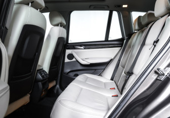 Подержанный автомобиль BMW X3 2012 года (12 фото)