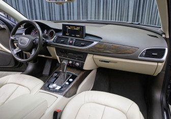 Подержанный автомобиль Audi A6 Sedan 2015 года (11 фото)