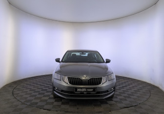 Подержанный автомобиль Skoda Octavia Liftback 2018 года (2 фото)