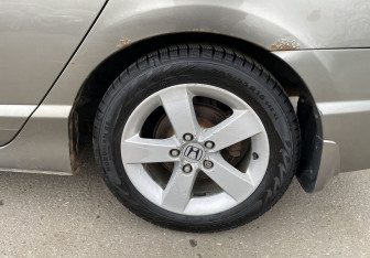 Подержанный автомобиль Honda Civic Sedan 2008 года (12 фото)