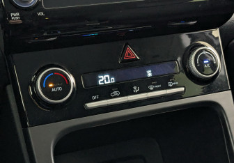 Подержанный автомобиль Hyundai Creta 2022 года (25 фото)