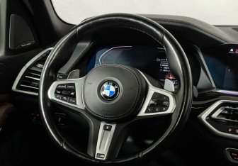 Подержанный автомобиль BMW X5 2021 года (15 фото)