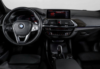 Подержанный автомобиль BMW X4 2019 года (12 фото)