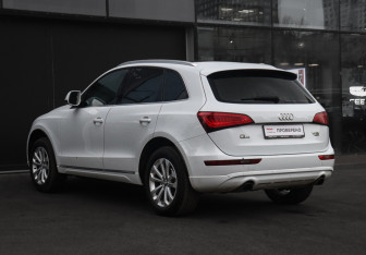 Подержанный автомобиль Audi Q5 2014 года (7 фото)