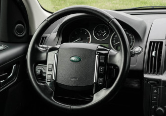 Подержанный автомобиль Land Rover Freelander 2011 года (14 фото)