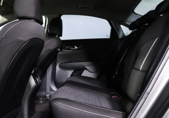 Подержанный автомобиль Kia Cerato Sedan 2021 года (12 фото)