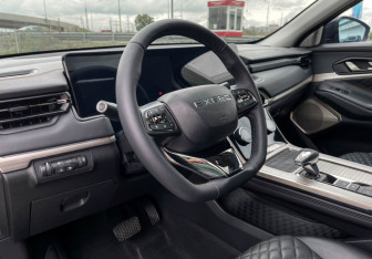 Подержанный автомобиль Exeed TXL 2023 года (13 фото)
