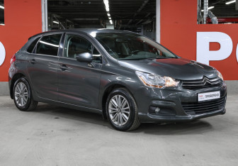 Подержанный автомобиль Citroen C4 Hatchback 2012 года (3 фото)