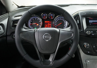 Подержанный автомобиль Opel Insignia Sedan 2014 года (10 фото)