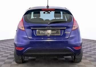 Подержанный автомобиль Ford Fiesta Hatchback 2017 года (6 фото)