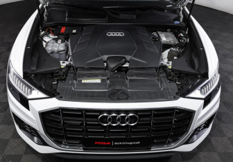 Подержанный автомобиль Audi Q8 2019 года (9 фото)