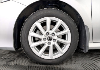Подержанный автомобиль Toyota Camry Sedan 2022 года (18 фото)