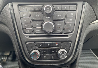 Подержанный автомобиль Opel Mokka 2014 года (14 фото)