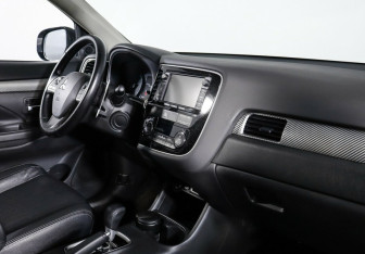 Подержанный автомобиль Mitsubishi Outlander 2013 года (8 фото)