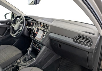 Подержанный автомобиль Volkswagen Tiguan 2021 года (11 фото)
