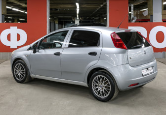 Подержанный автомобиль Fiat Punto Hatchback 2007 года (7 фото)