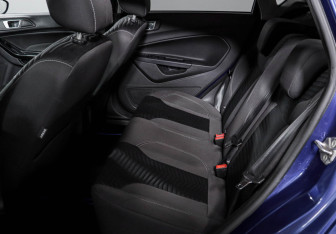 Подержанный автомобиль Ford Fiesta Hatchback 2015 года (10 фото)