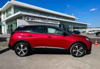 Подержанный автомобиль Peugeot 3008 2018 года (4 фото)
