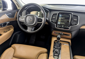 Подержанный автомобиль Volvo XC90 2015 года (28 фото)