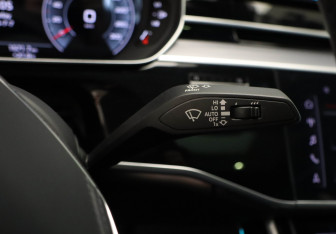 Подержанный автомобиль Audi A8 2021 года (14 фото)