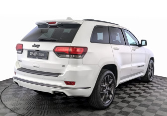 Подержанный автомобиль Jeep Grand Cherokee 2020 года (5 фото)
