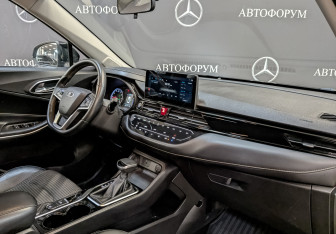 Подержанный автомобиль Москвич 3 2023 года (13 фото)