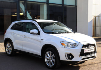 Подержанный автомобиль Mitsubishi ASX 2014 года (8 фото)