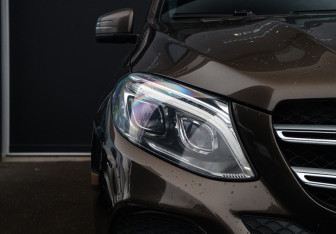 Подержанный автомобиль Mercedes-Benz GLE 2016 года (26 фото)