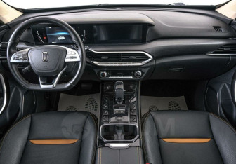 Подержанный автомобиль FAW Bestune T77 2020 года (11 фото)