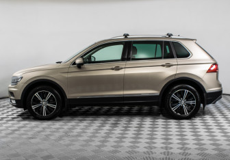 Подержанный автомобиль Volkswagen Tiguan 2017 года (8 фото)