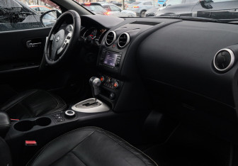 Подержанный автомобиль Nissan Qashqai 2010 года (7 фото)