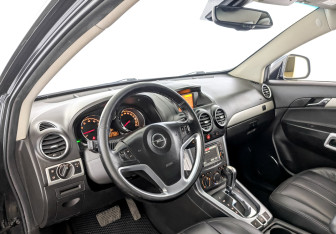 Подержанный автомобиль Opel Antara 2013 года (16 фото)