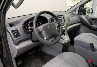 Подержанный автомобиль Hyundai H-1 2021 года (8 фото)