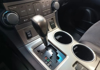 Подержанный автомобиль Toyota Highlander 2012 года (13 фото)