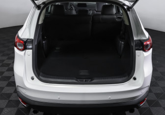Подержанный автомобиль Mazda CX-8 2023 года (9 фото)