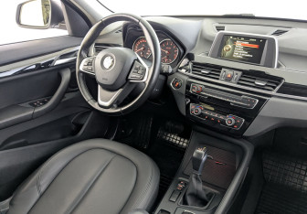 Подержанный автомобиль BMW X1 2017 года (28 фото)