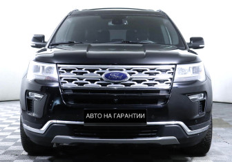 Подержанный автомобиль Ford Explorer 2019 года (2 фото)