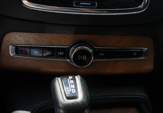 Подержанный автомобиль Volvo XC90 2016 года (21 фото)