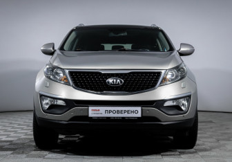 Подержанный автомобиль Kia Sportage 2015 года (2 фото)