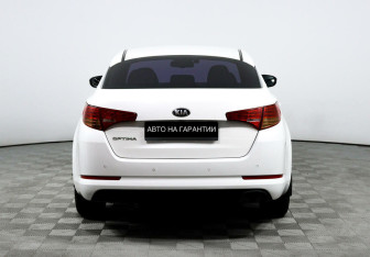 Подержанный автомобиль Kia Optima Sedan 2012 года (6 фото)