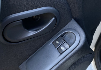 Подержанный автомобиль Renault Duster 2012 года (12 фото)