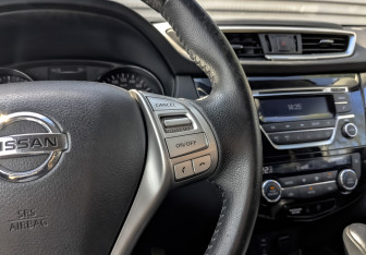 Подержанный автомобиль Nissan X-Trail 2017 года (28 фото)