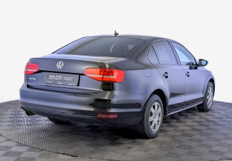 Подержанный автомобиль Volkswagen Jetta Sedan 2015 года (5 фото)