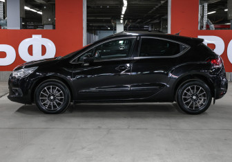Подержанный автомобиль Citroen DS4 2012 года (8 фото)