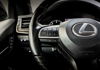 Подержанный автомобиль Lexus LX 2021 года (29 фото)