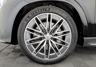 Подержанный автомобиль Mercedes-Benz GLE AMG 2024 года (18 фото)