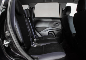 Подержанный автомобиль Mitsubishi Outlander 2010 года (9 фото)