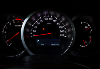 Подержанный автомобиль Suzuki Grand Vitara 2010 года (15 фото)